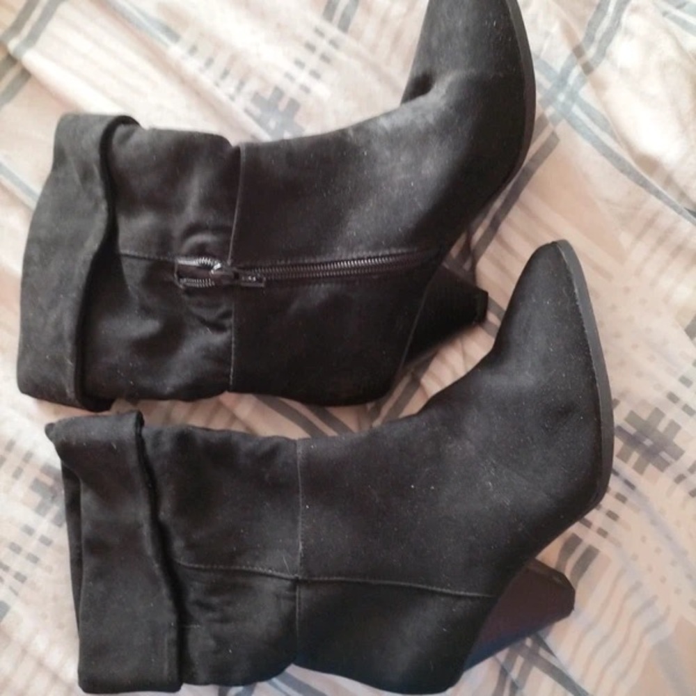 Chic Black Heeled Boots for Women